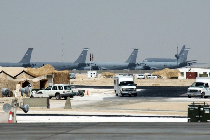 Pangkalan udara militer Amerika Serikat di Al Udeid, selatan Doha, Qatar, saat difoto pada 23 Oktober 2002. Al Udeid menjadi target serangan Iran pada Senin (23/6/2025) untuk membalas gempuran udara AS terhadap tiga situs nuklir utama.(AFP/RABIH MOGHRABI)